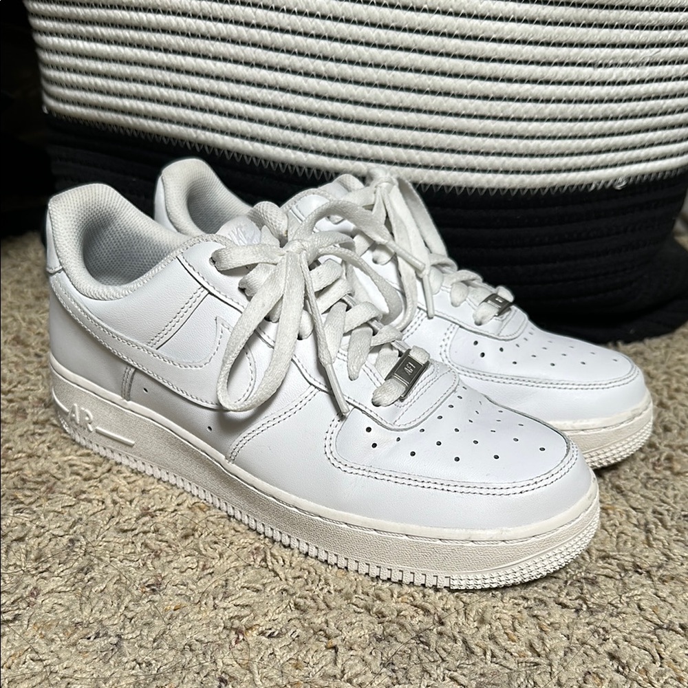 White Nike Air Force One Sneakers (AF1)
